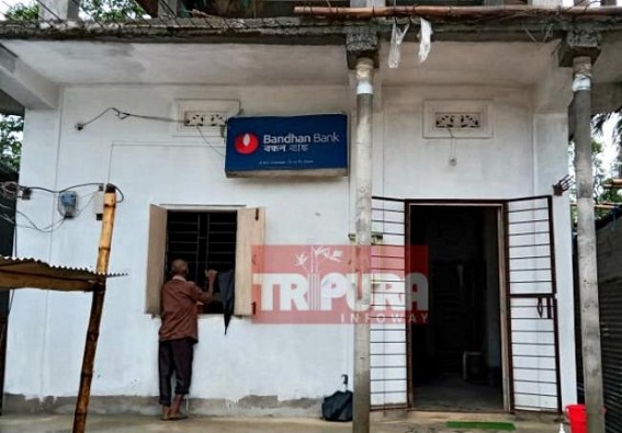 Bandhan Bank officer harassed by villagers after seeking installment amounts 